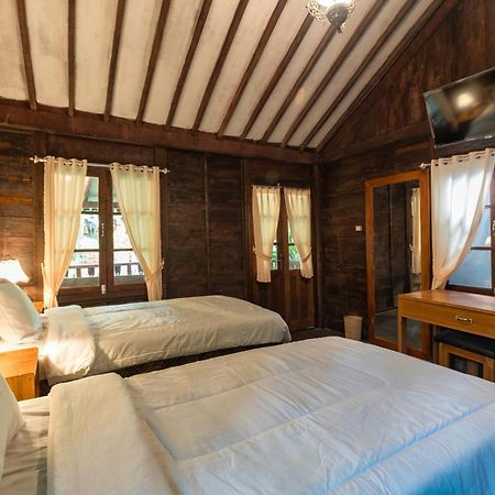 Tahlia'S Villa Sorongjukung Bagian luar foto
