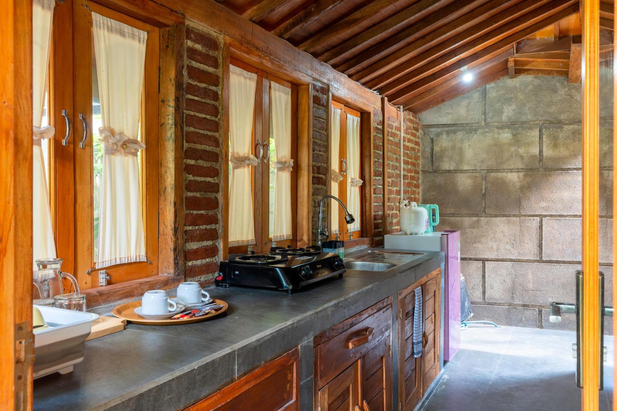 Tahlia'S Villa Sorongjukung Bagian luar foto
