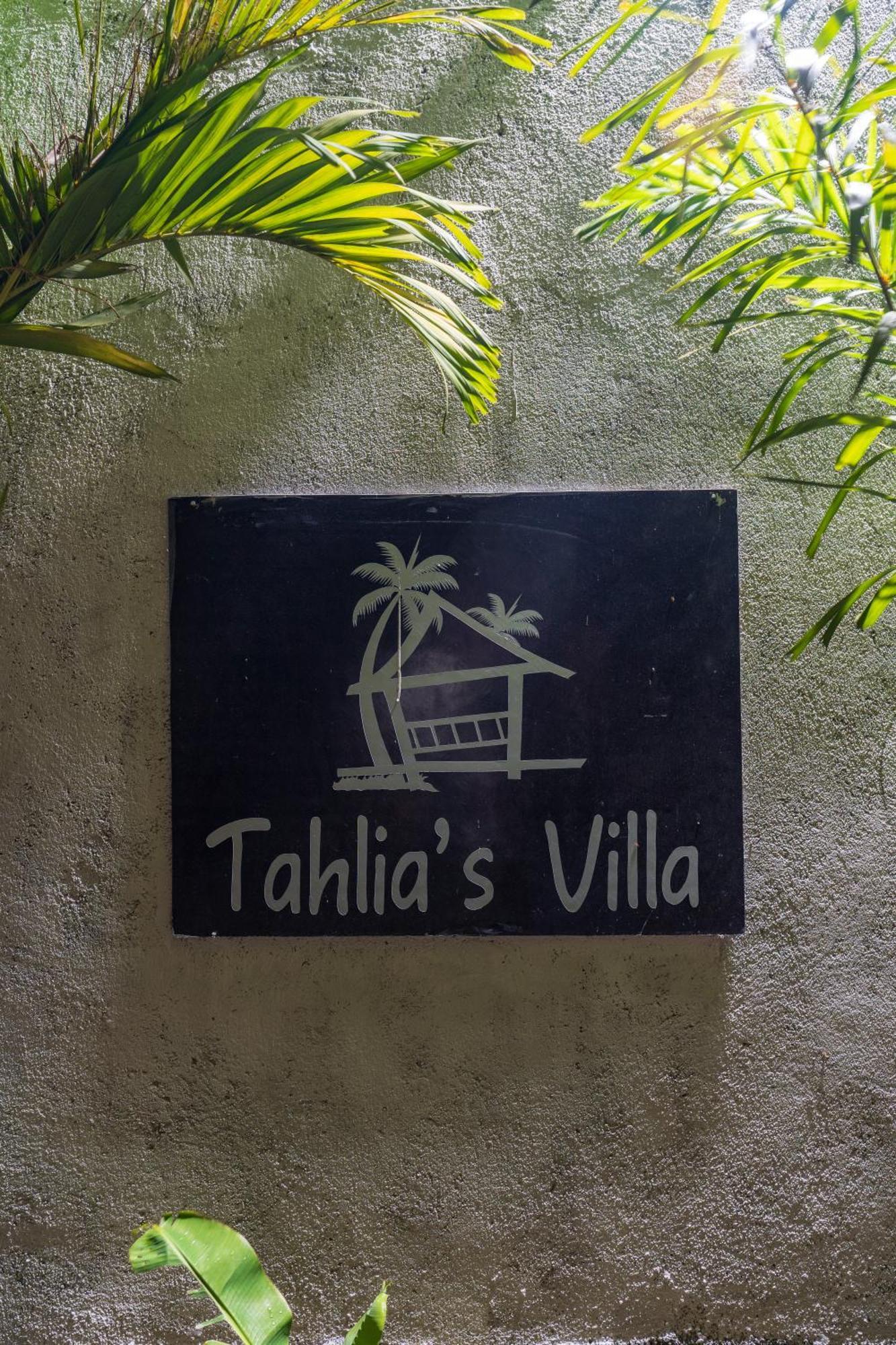Tahlia'S Villa Sorongjukung Bagian luar foto