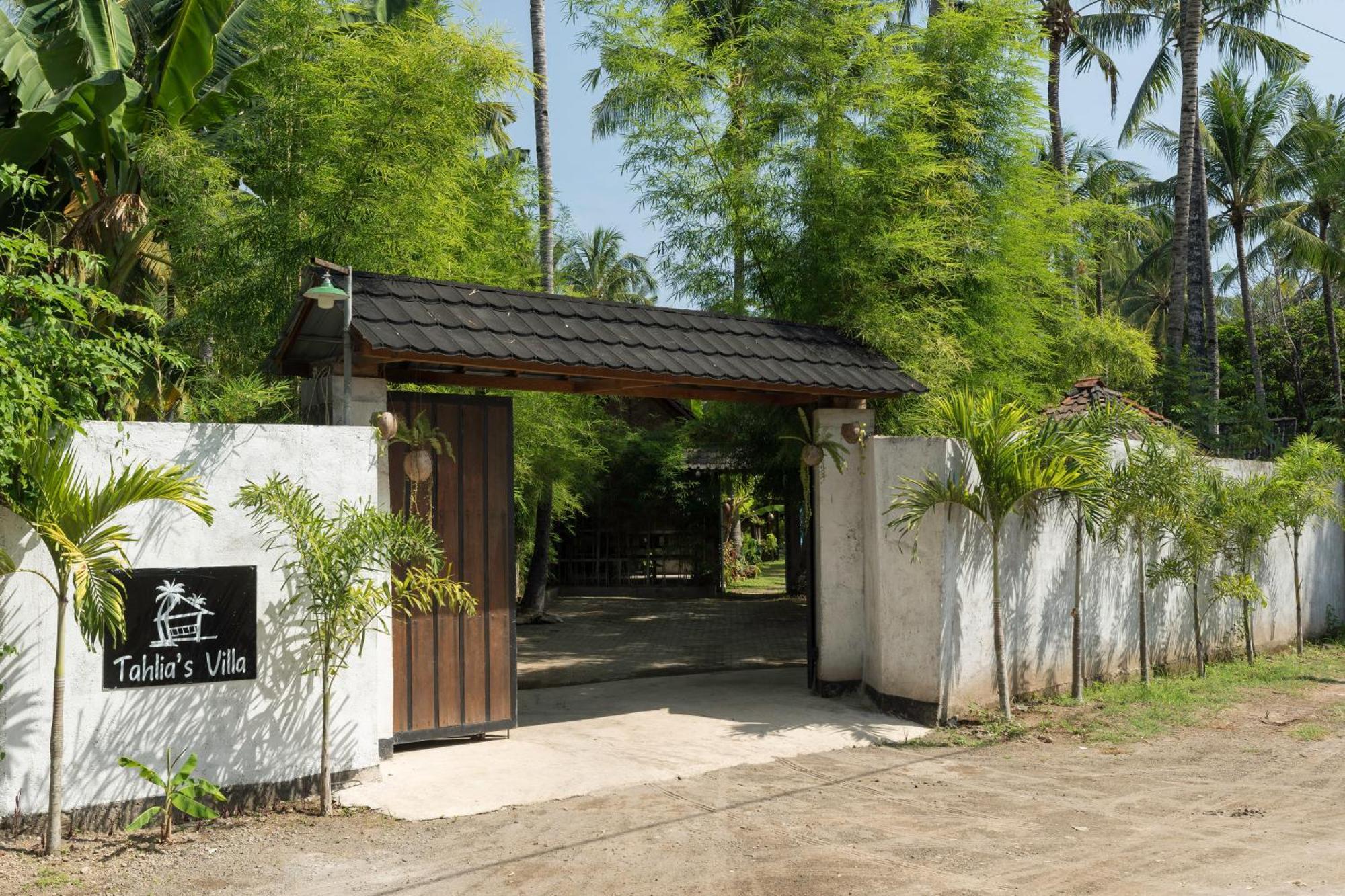 Tahlia'S Villa Sorongjukung Bagian luar foto